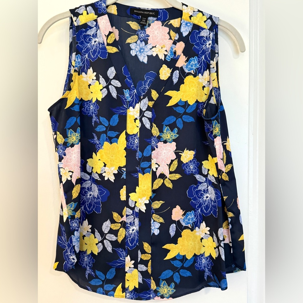 Banana Republic Sleeveless Floral Blouse